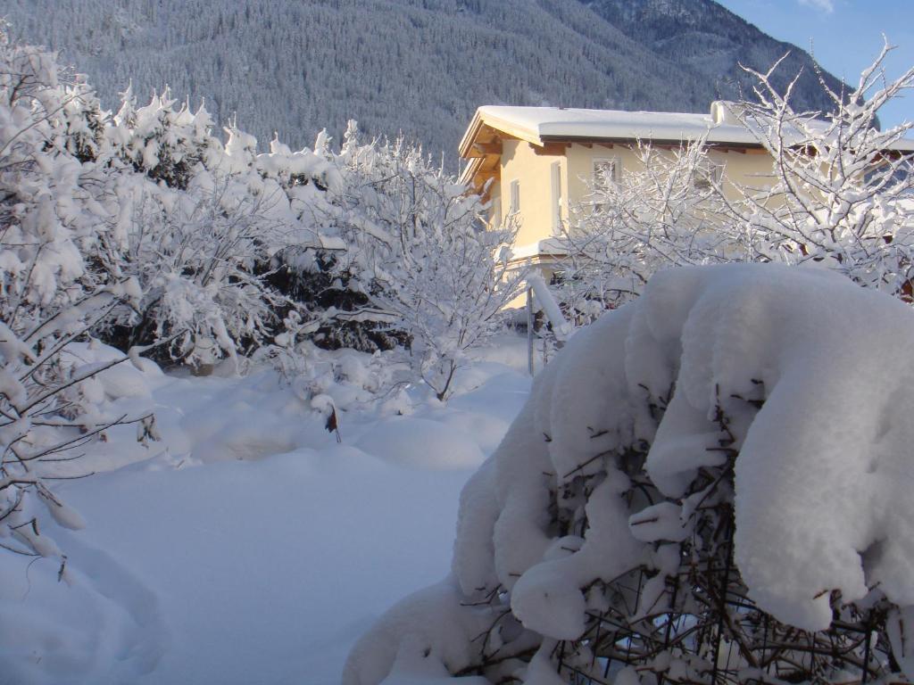 Haus Schuchter Hotel Пфундс Екстериор снимка